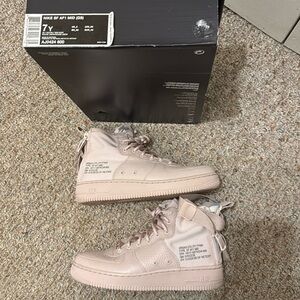 Nike SF Air Force 1 Mid